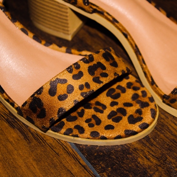 🔥Last pair 5.5 🔥VACATION- Sandals - Picture 2 of 4